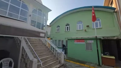 Olay, saat 04.00 sıralarında Güzelyalı Mahallesi’ndeki Duran Camisi’nde meydana geldi.