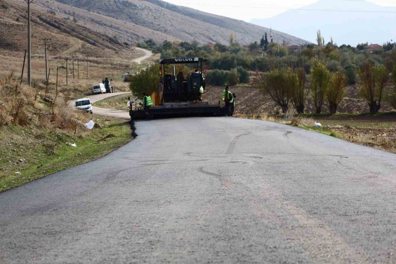 Afyonkarahisar İl Özel İdaresi tarafından Dinar ilçesinde ki Uluköy-Akçaköy bağlantı