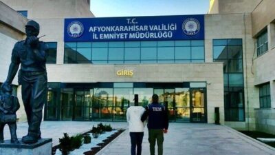 Afyonkarahisar’da FETÖ terör örgütüne yönelik yapılan operasyonda biri aktif kamu
