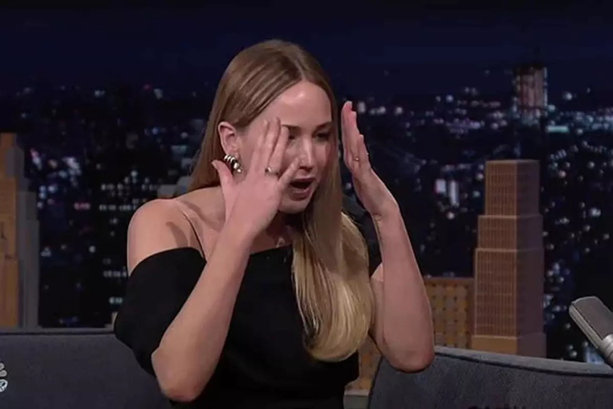 Oscar ödüllü oyuncu Jennifer Lawrence, The Tonight Show programında sunucu