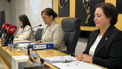 Belediye Başkanı Burcu Köksal, yaptığı konuşmada kentsel dönüşümün önemine dikkat