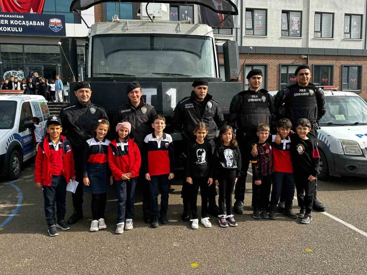 Afyonkarahisar Ahmet Ömer Kocaşaban İlkokulu 2/A sınıfında yapılan başkanlık seçimlerinde,