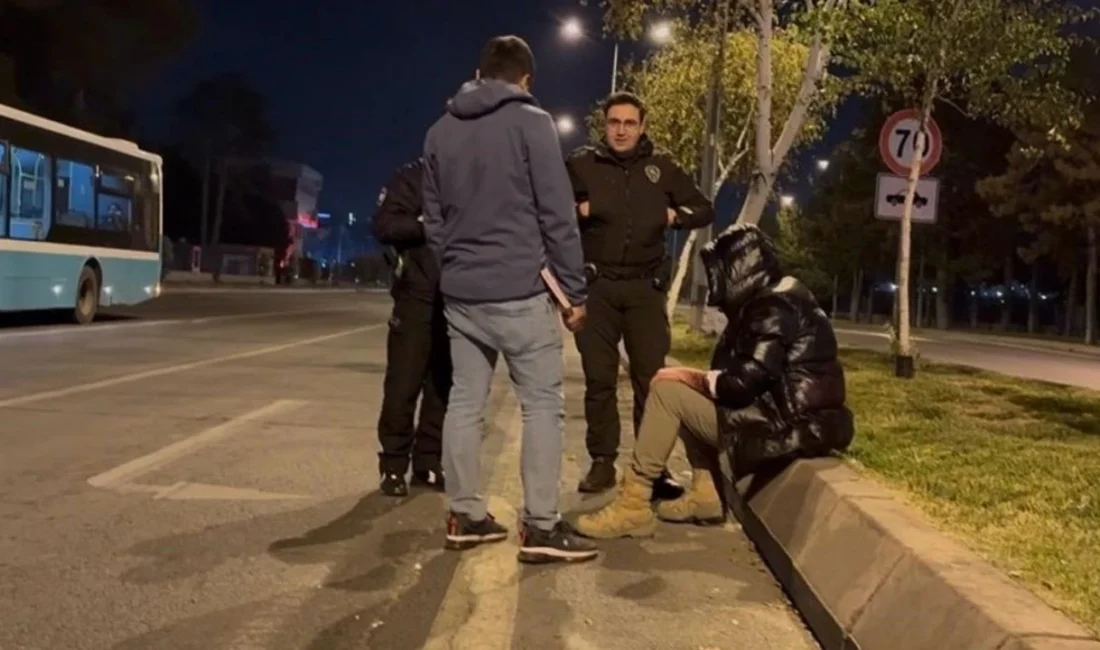 Kayseri’nin Melikgazi ilçesine bağlı Gültepe Mahallesi Talas Bulvarı’nda dikkat çeken