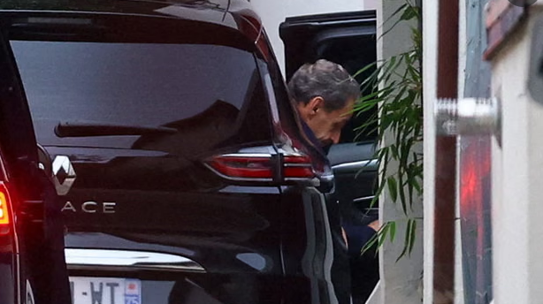 Eski Fransa Cumhurbaşkanı Nicolas Sarkozy, bir hakimin cezasının geri kalanını evinde çekebileceğine