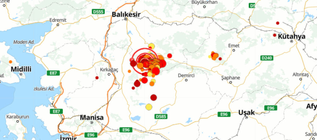 Balıkesir’in Sındırgı ilçesinde sismik hareketlilik devam ediyor. İlçe en son