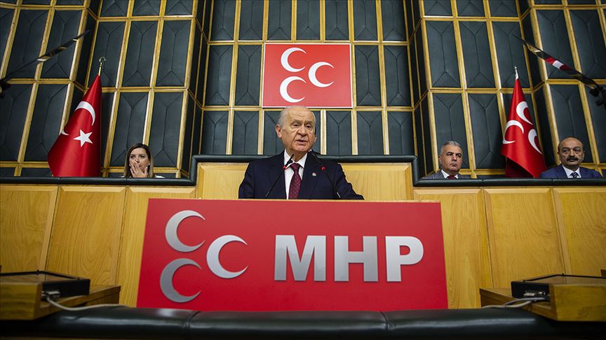 Bahçeli, konuşmasına partisinin yoğun saha çalışmalarını anlatarak başladı. 9 Ağustos-27