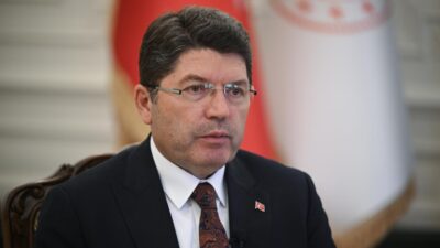 Adalet Bakanı Yılmaz Tunç, Resmi Gazete’de yayımlanan Noterlerin Tatil Gün