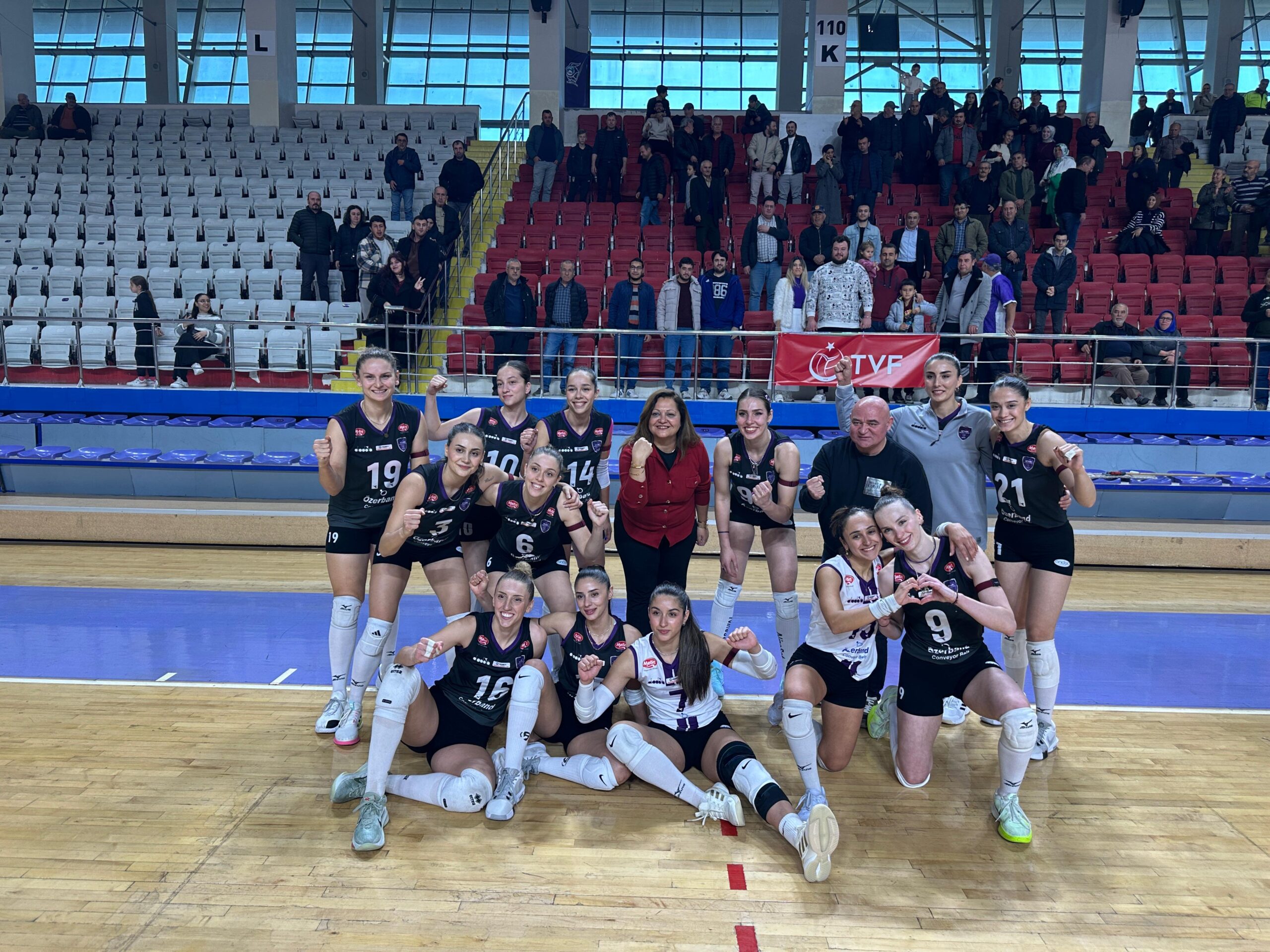 (Video) Afyon Belediye Yüntaş, FDM Yapı Konya Ereğli Belediye Spor’u 3-0 Mağlup Etti