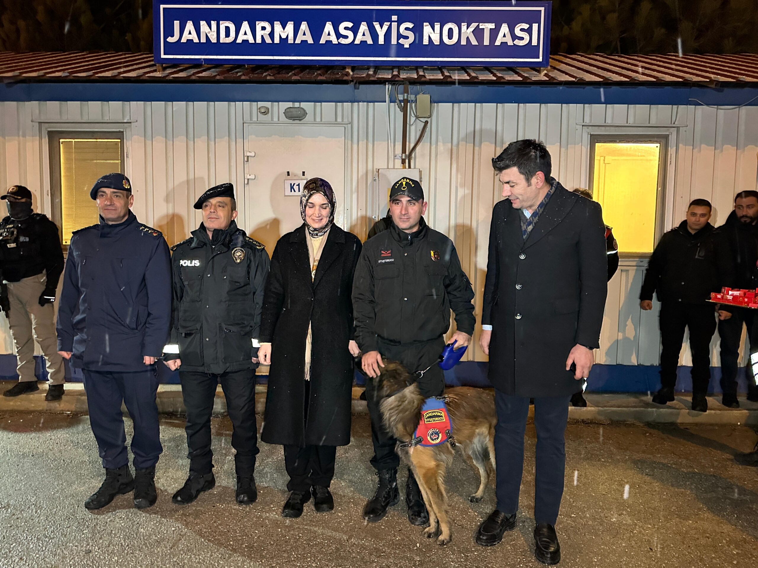 Vali Yiğitbaşı’ndan Yılbaşı Mesaisi Yapan Güvenlik Güçlerine Ziyaret
