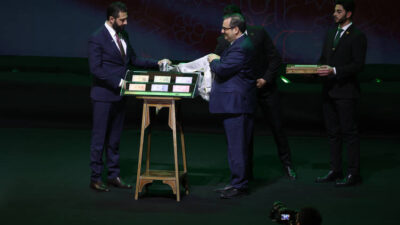 Yeni Banknotlar Şam’da Tanıtıldı Suriye’nin geçici Devlet Başkanı Ahmed eş-Şara,