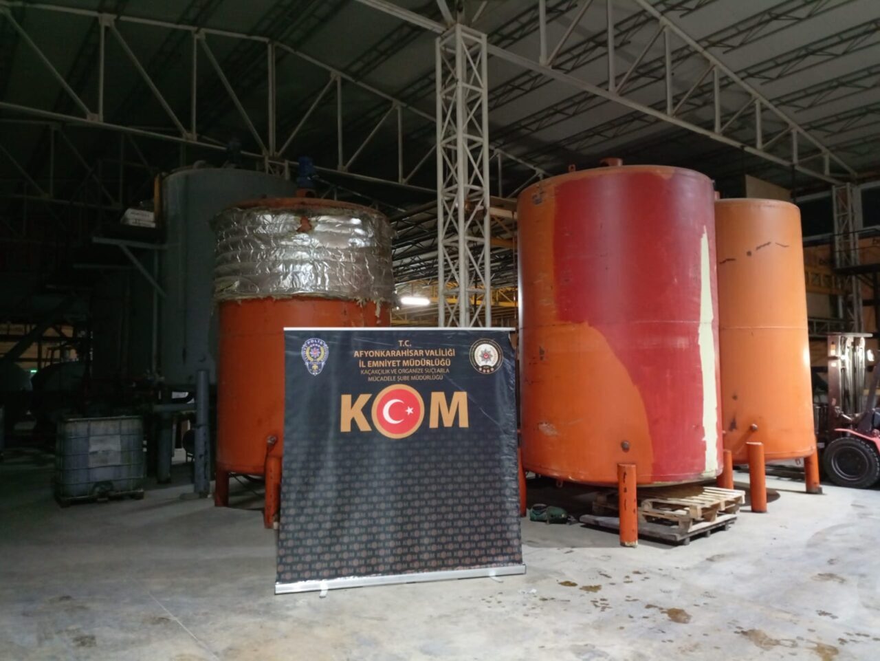 AFYONKARAHİSAR (AA) – Afyonkarahisar'ın Sandıklı ilçesinde düzenlenen operasyonda 20 ton