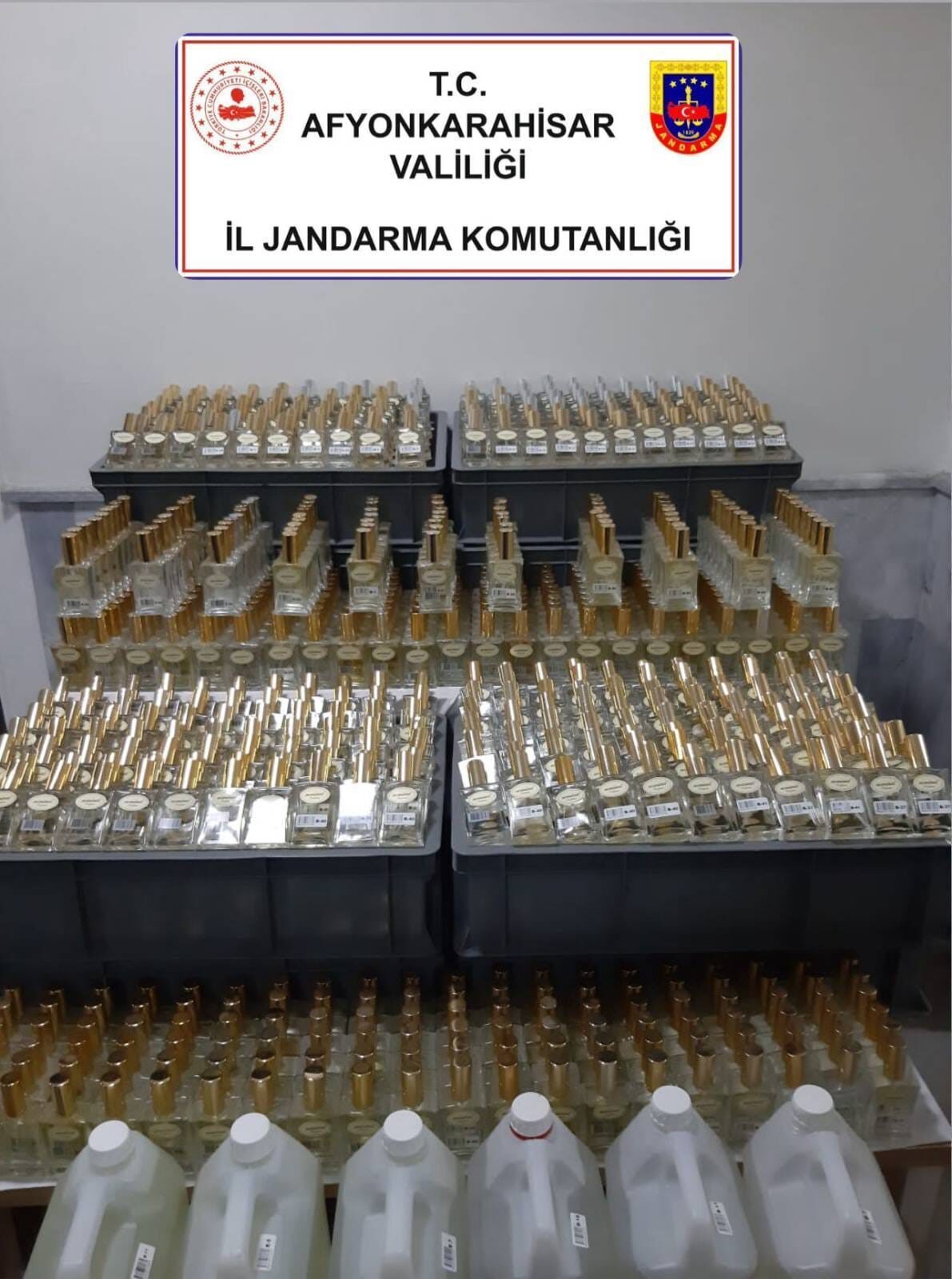 AFYONKARAHİSAR (AA) – Afyonkarahisar'da düzenlenen kaçakçılık operasyonunda bir kişi gözaltına