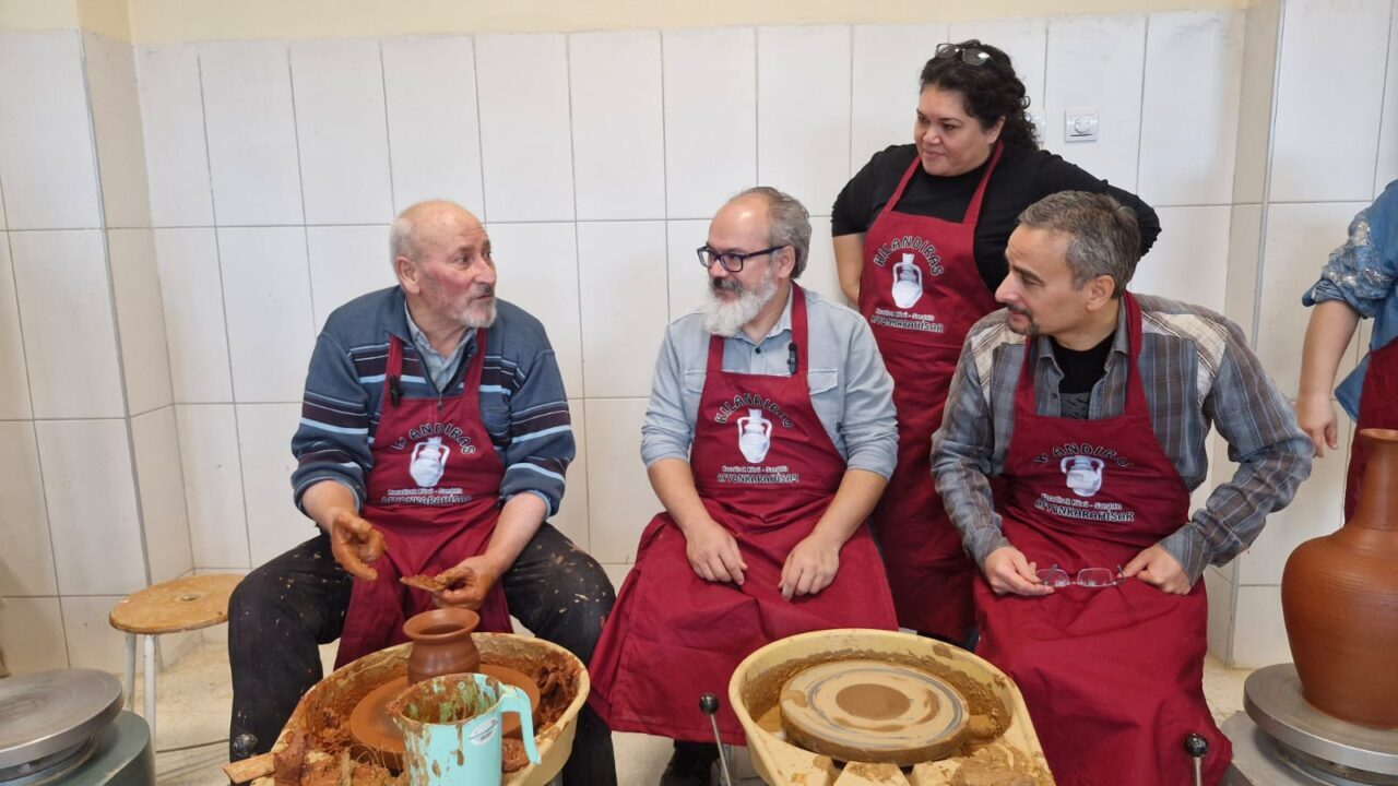 AFYONKARAHİSAR (AA) – Afyon Kocatepe Üniversitesi'nde (AKÜ) "Kılandıras testisi" atölye