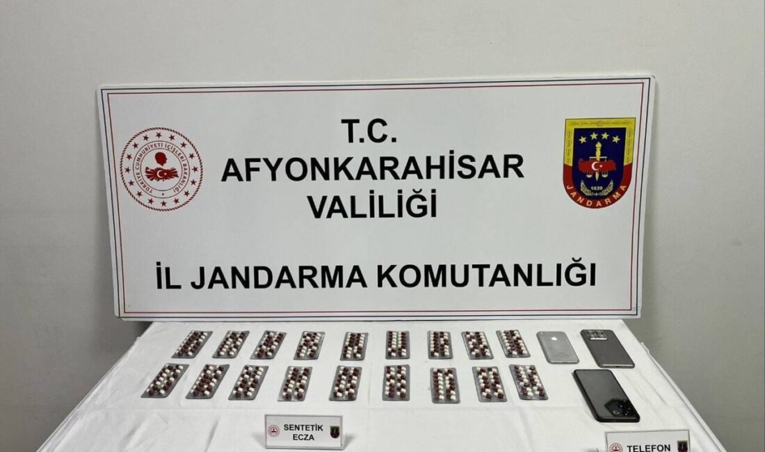 AFYONKARAHİSAR (AA) – Afyonkarahisar'ın Sinanpaşa ilçesinde düzenlenen uyuşturucu operasyonunda 4