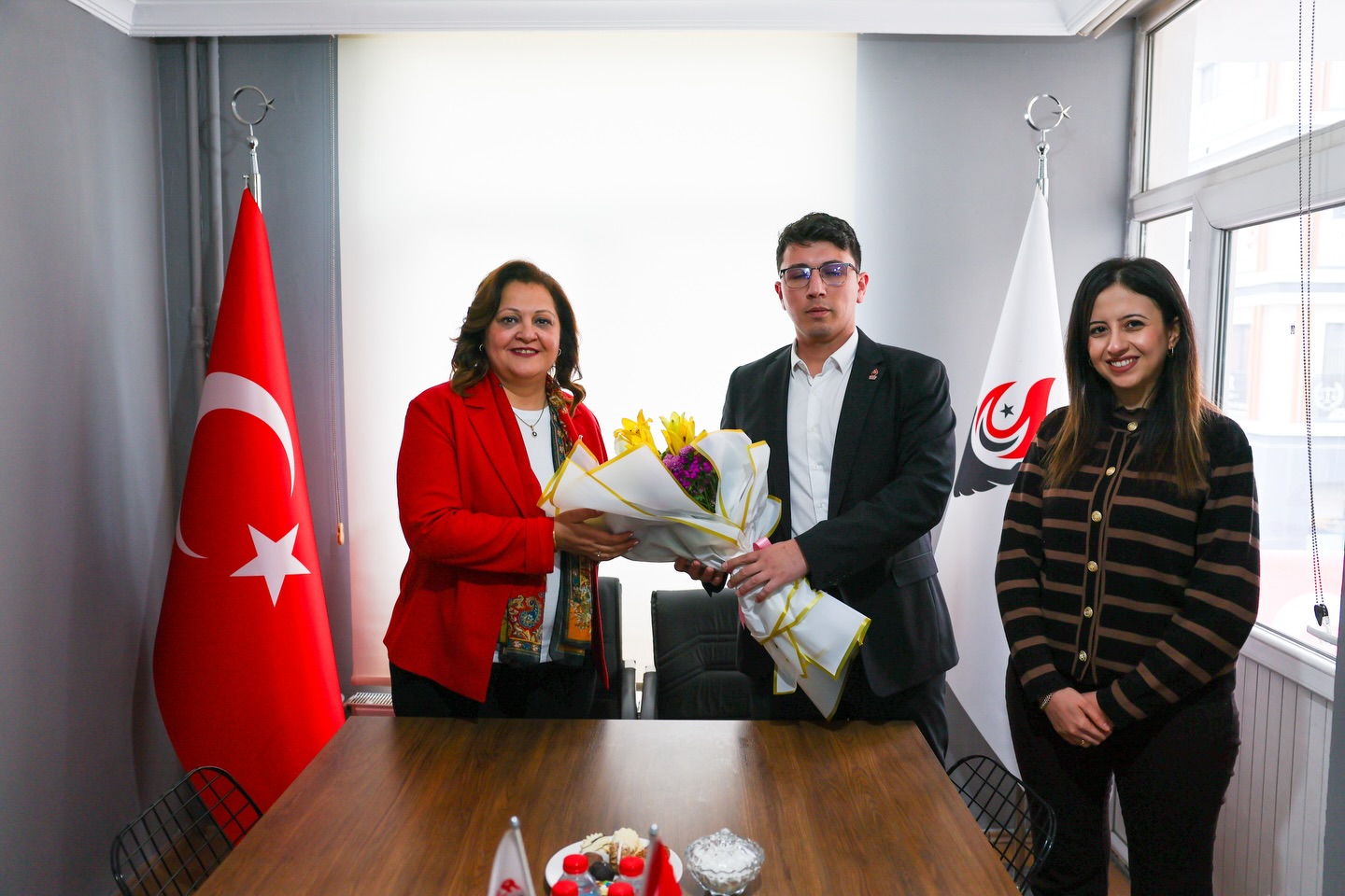 Siyasette nezaket buluşması