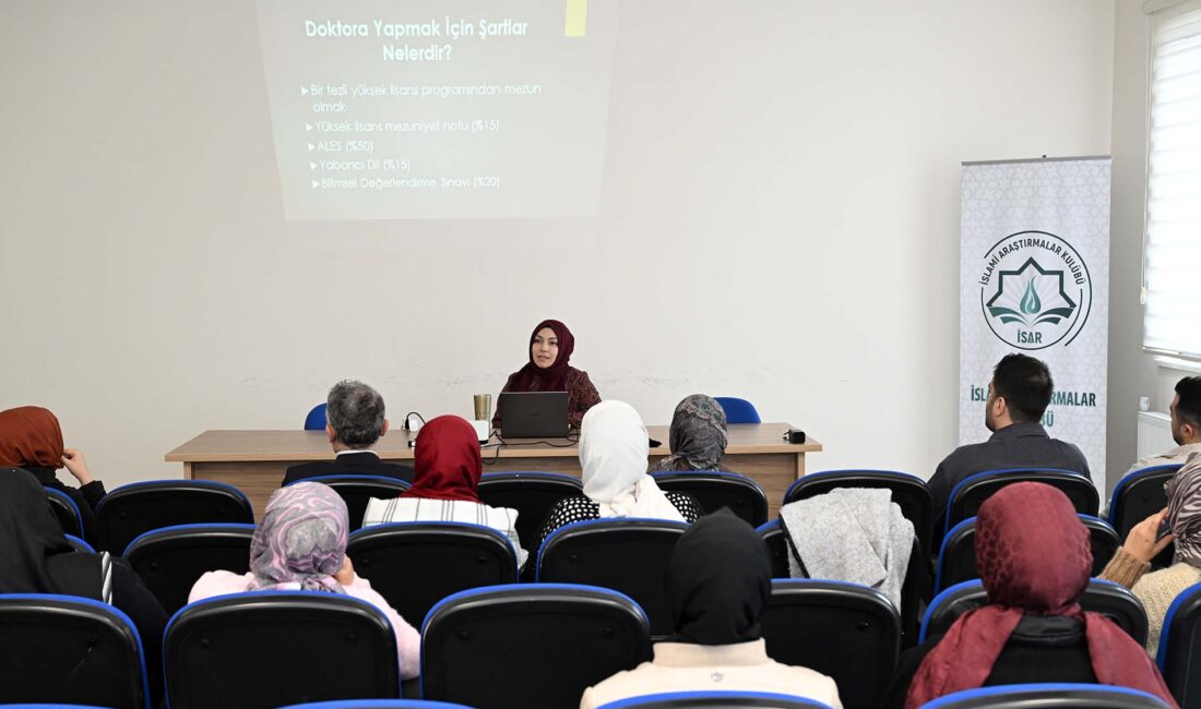İlahiyat Fakültesi Seminer Salonunda akademik personel ve öğrencilerin katıldığı seminerde;