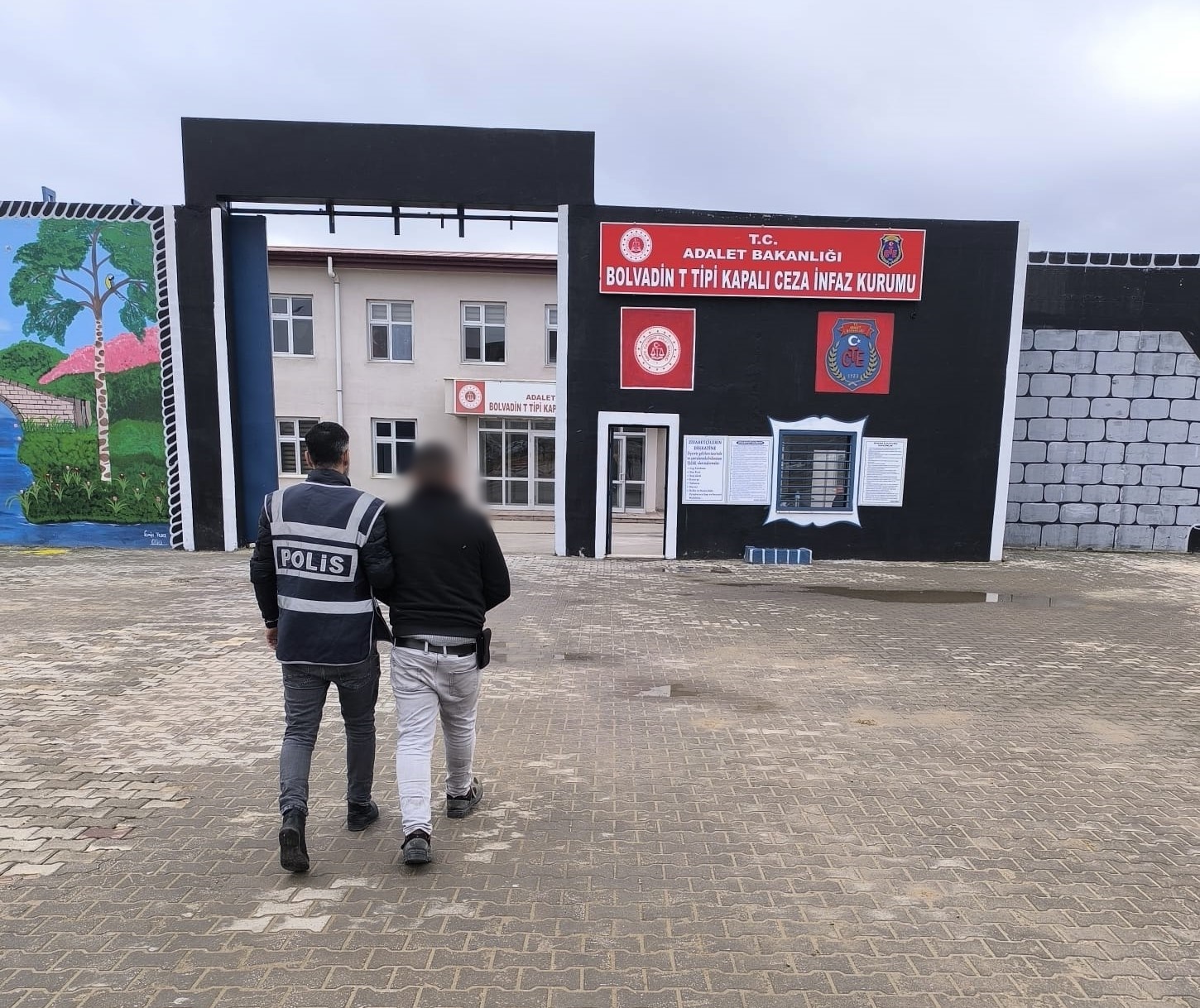 Afyon polisi firarilere göz açtırmıyor