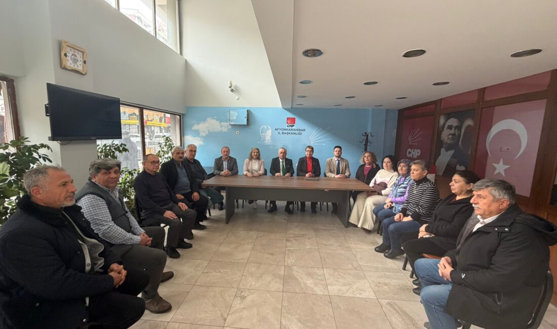 CHP Afyonkarahisar İl Başkanlığı’nı ziyaret eden Şahbaz, kent genelinde verilen