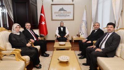 Vali Yiğitbaşı, 10 Ocak İdareciler Günü vesilesiyle kendisine sosyal medya