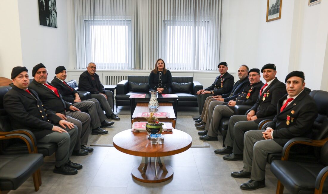 Belediye Başkanı Burcu Köksal; Dernek Şube Başkanı İsmail Kumartaşlı, şehit