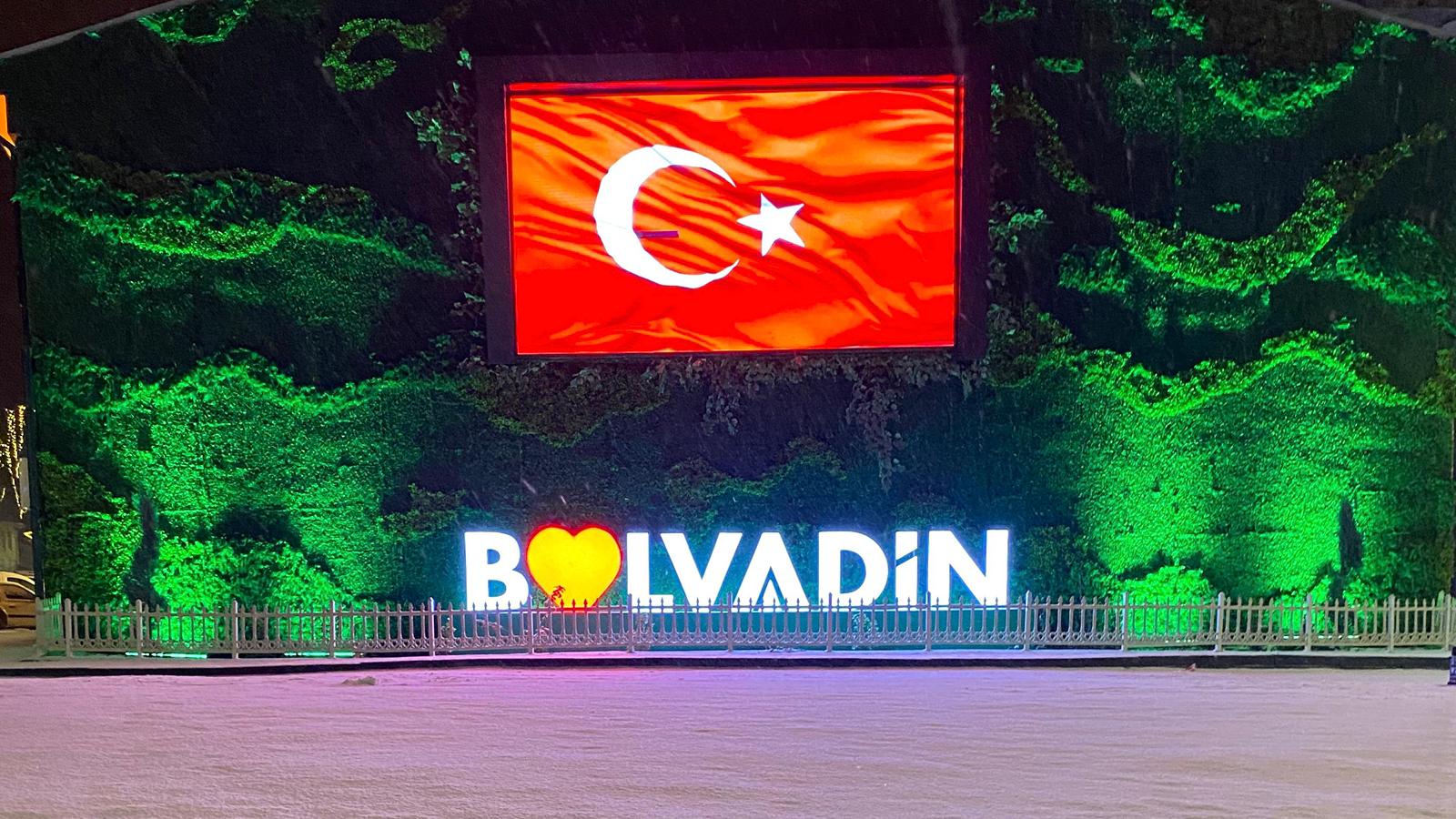 Bolvadin’de kar yağışı başladı.