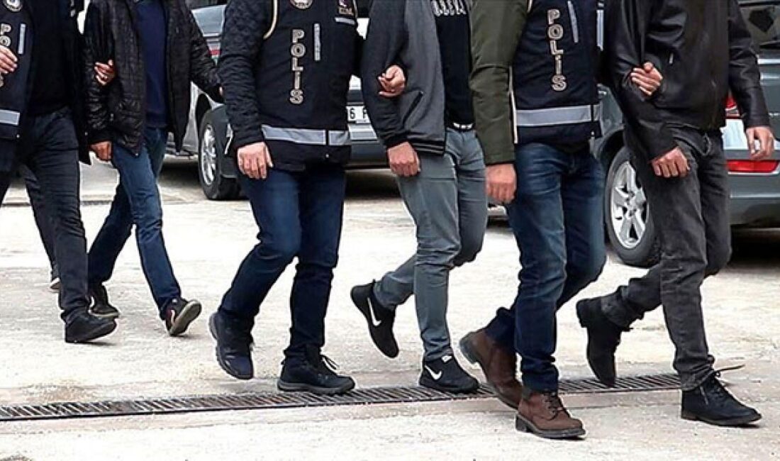 Türkiye genelinde uyuşturucu madde satıcılarına ve sokak satıcılarına yönelik yürütülen