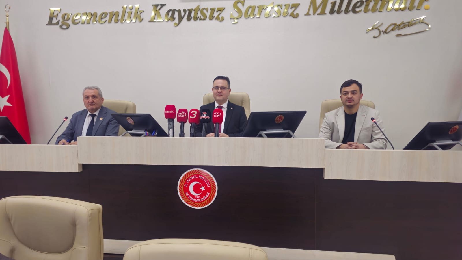 Avşar Madensuyu’ndan asfalt için şartlı bağış
