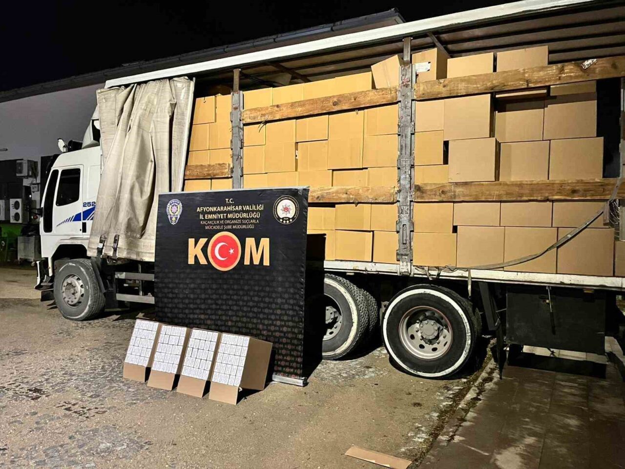 Polis şüphelenmekte haklı çıktı: Durdurulan kamyon “kaçak” yüklü geldi!