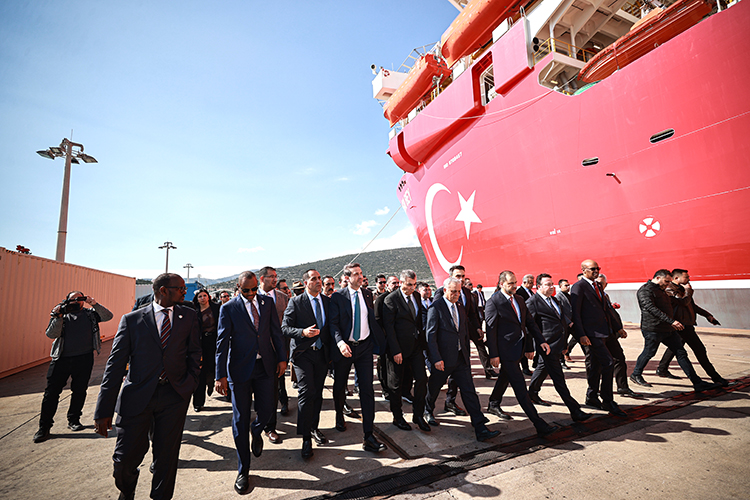 Bakan Bayraktar, Çağrı Bey sondaj gemisinin ilk görev yeri Somali’ye