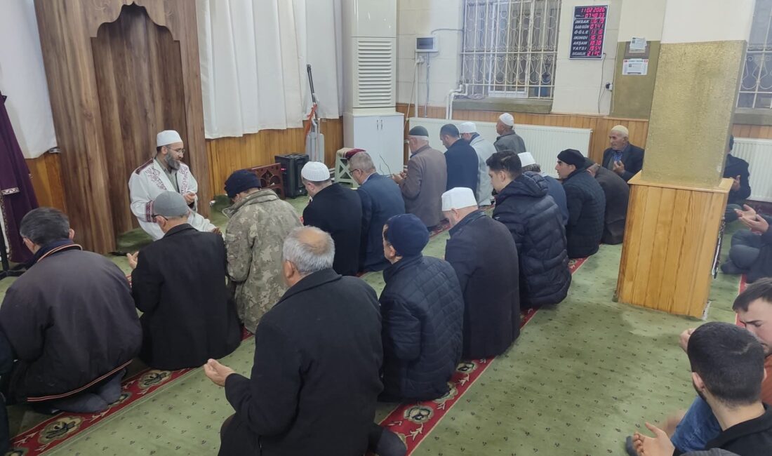 Manevi atmosfer gönülleri fethetti Programa İlçe Müftüsü Ali Üney, İlçe