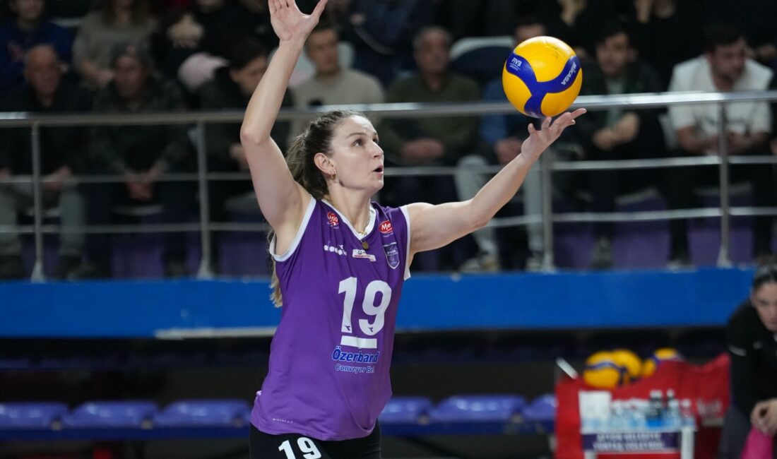 Selim Sırrı Tarcan Zeren Voleybol Salonu’nda oynanan karşılaşmada büyük çekişme