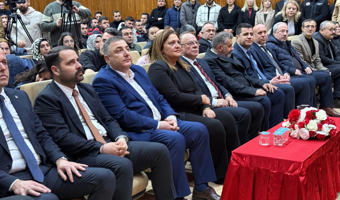 Törene sendika temsilcilerinin yanı sıra birim müdürleri, belediye işçileri ve