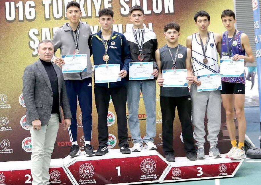 Şampiyonada atletizmin uzun atlama branşında 6.00 metrelik derecesiyle Türkiye ikincisi