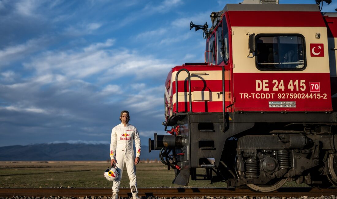 Şirketten yapılan açıklamaya göre, Costa, saatte 120 kilometre hızla ilerleyen