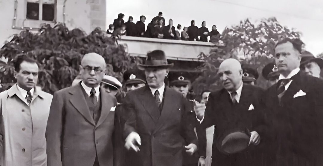 İstiklal Mücadelesi yıllarında önemli görevler üstlenen, Türkiye’de Ulaştırma ve Bayındırlık