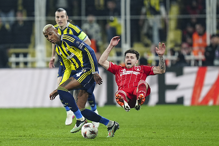 Fenerbahçe, UEFA Avrupa Ligi son 16 play-off turu ilk maçında