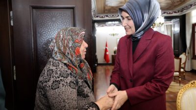 Valilik makamında gerçekleşen ziyarete; Şehit Dz. Puzm. Çvş. Mustafa Sezer,