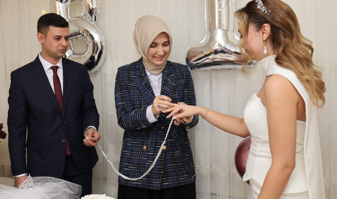 İbrahim ve Burçin çiftinin söz merasimi, samimi ve sıcak bir