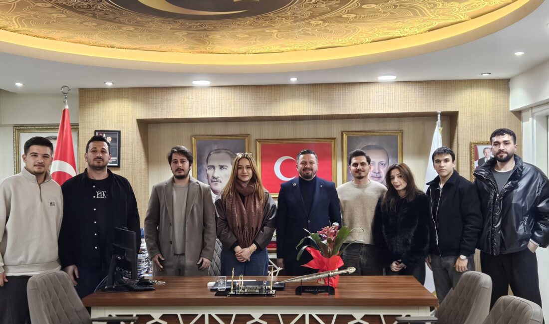 Gençlerin yeni adresi AK Parti oldu İstifa kararlarını toplu bir