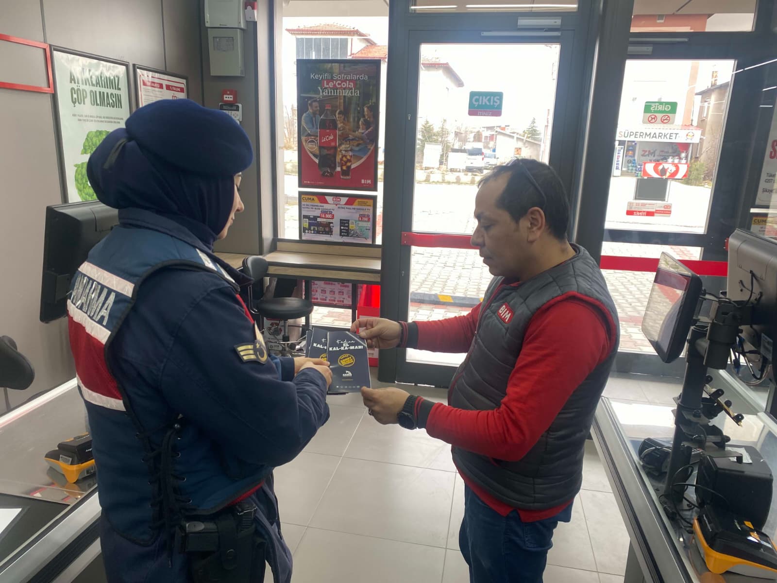 Jandarma kadına şiddete karşı sahada