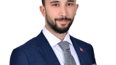 Afyonkarahisar’da Adnan Kahveci Caddesi’nde yürütülen yol ve altyapı çalışmaları, siyasi