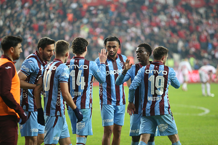 dakikada Holse’nin pasında Ntcham’ın ceza sahası dışından sert şutunda, top
