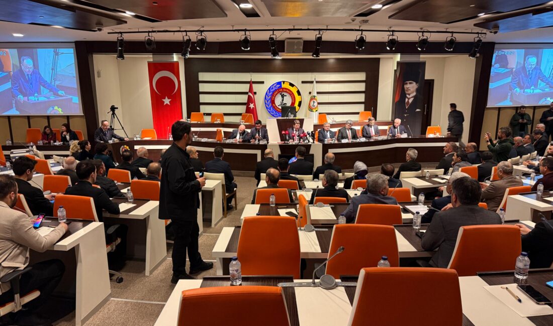 Programda, kentteki iş insanları ve sektör temsilcileriyle bir araya gelen