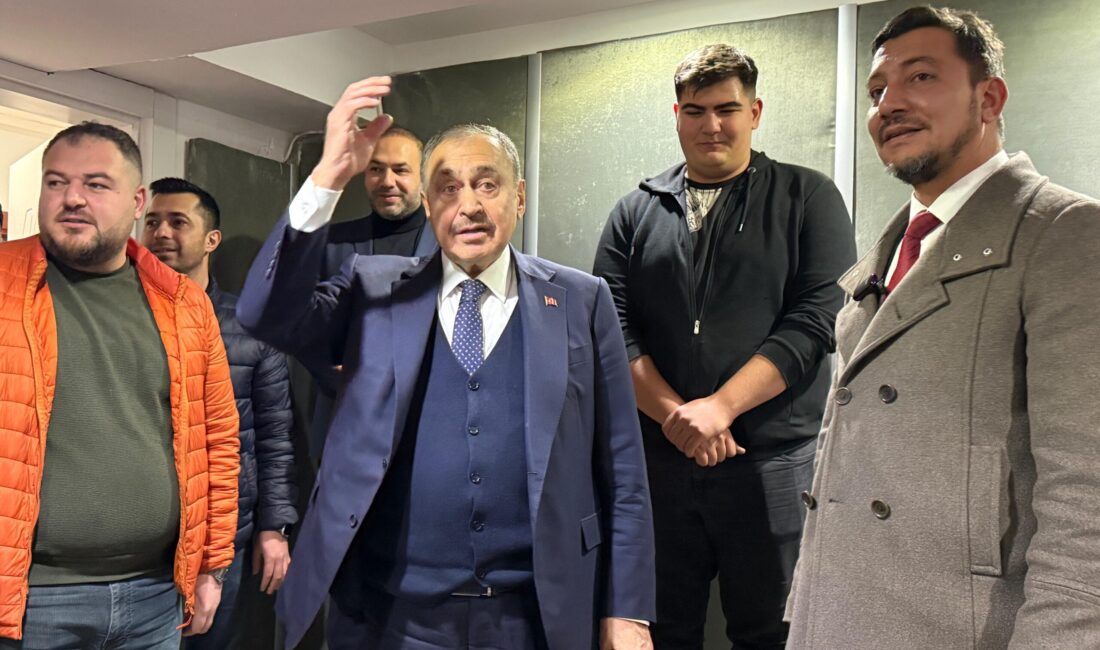 Eroğlu’nun kentteki ilk durağı Türkiye Gençlik Vakfı (TÜGVA) Afyonkarahisar İl