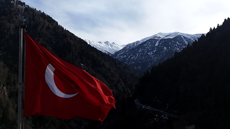 Rize’nin Çamlıhemşin ilçesindeki Çat Vadisi’nde 1. derece arkeolojik sit alanında