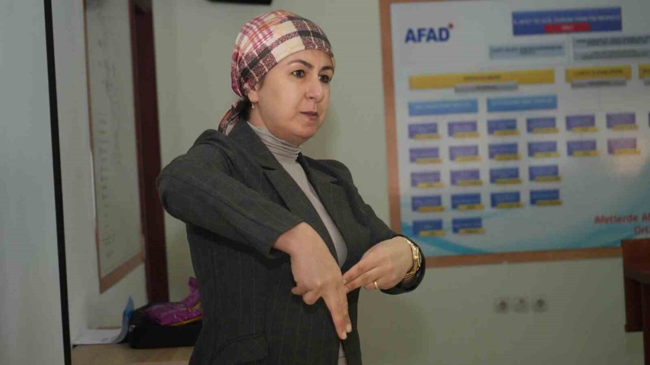 AFAD personeline yönelik işaret dili eğitimine başlandı