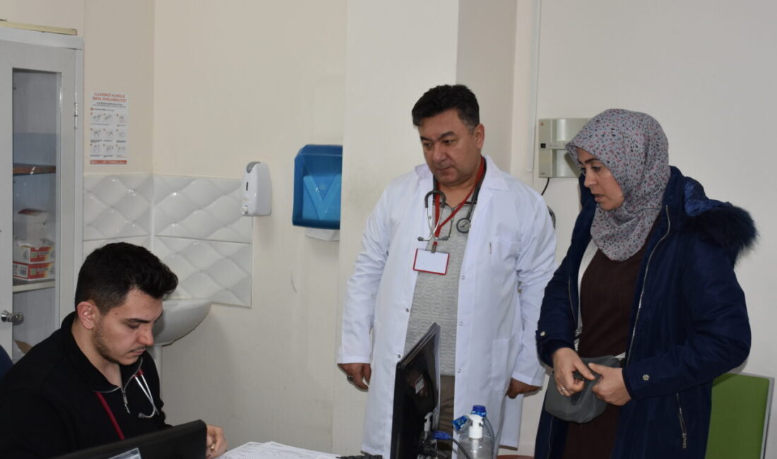 - Sandıklı ilçesindeki aile sağlığı merkezinde mesleğini sürdüren baba Tahsin