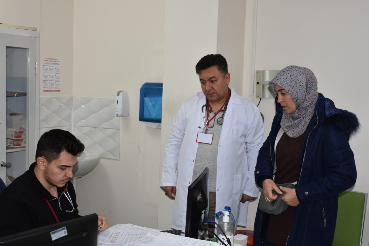 - Sandıklı ilçesindeki aile sağlığı merkezinde mesleğini sürdüren baba Tahsin