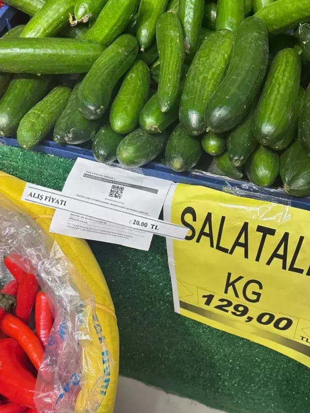 Tarlada 20 rafta 129 TL: Salatalık etiketindeki dev uçurum herkesi şaşırttı