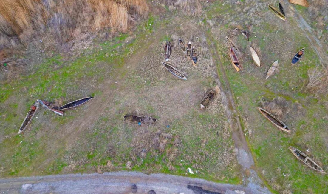 Türkiye’nin en büyük göllerinden birisi olan ve Afyonkarahisar sınırları içerisinde